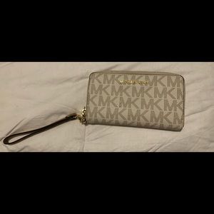 Michael Kors Wristlet Wallet